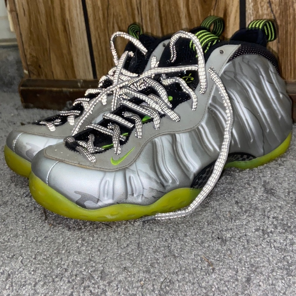 Nike Foamposite One Silver Volt - Men’s Size 9